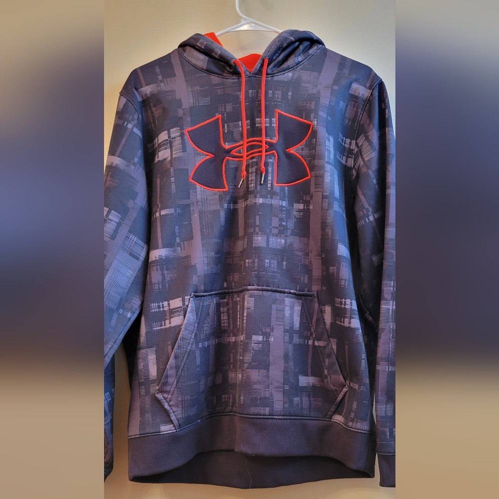 Under Armour sweatshirt